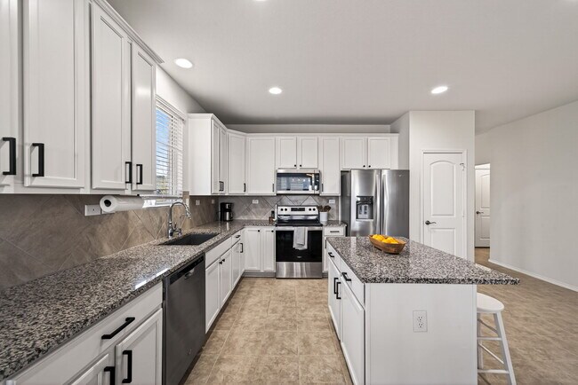Building Photo - 610 Ridgehorn Dr