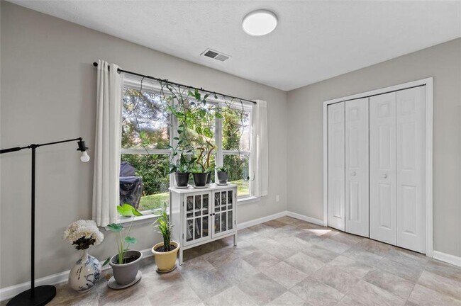 Building Photo - 6115 Riveroak Terrace