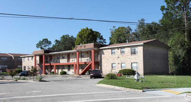 Primary Photo - Mellon Manor Apartments