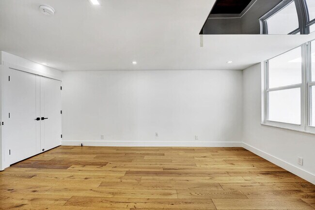 Building Photo - 4511 S Ocean Blvd