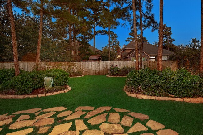 Building Photo - 47 Canoe Bend Dr