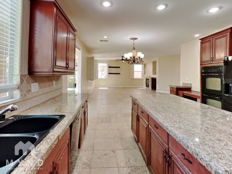 Building Photo - 599 Wealdston Ct