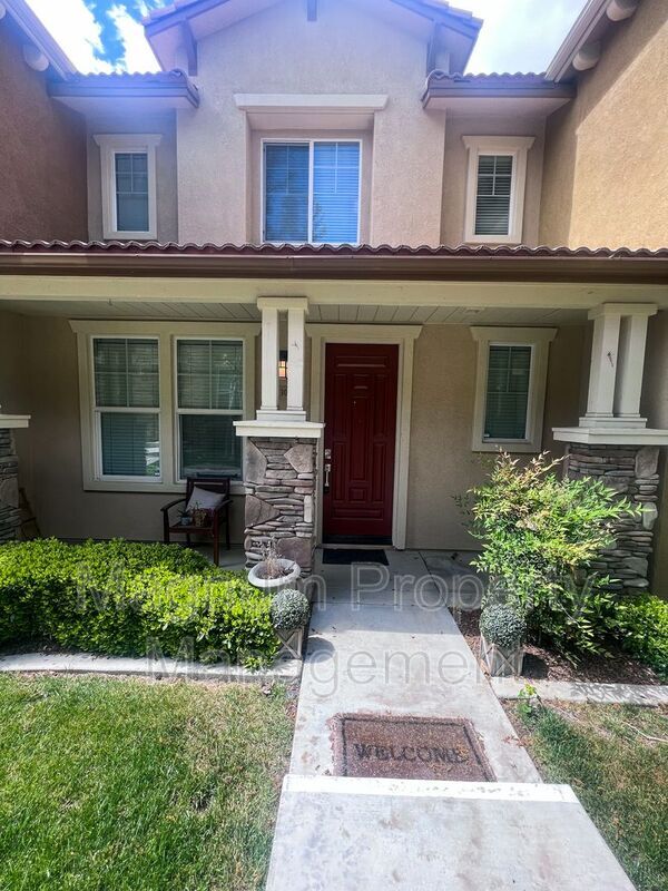 Primary Photo - 30505 Canyon Hills Rd