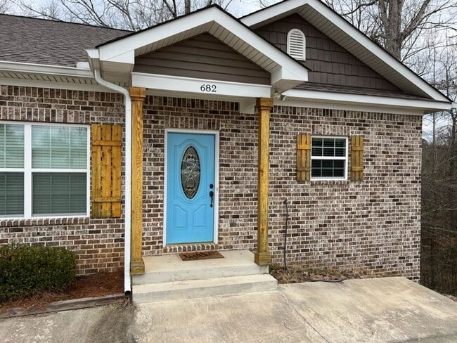 Building Photo - Updated Duplex in Auburn!