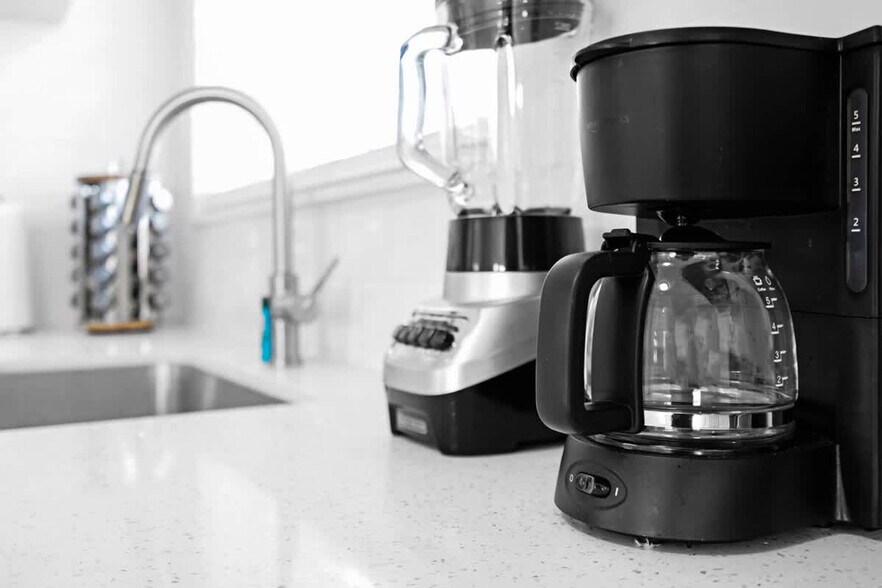 Building Photo - 18715 NW 10th Ct