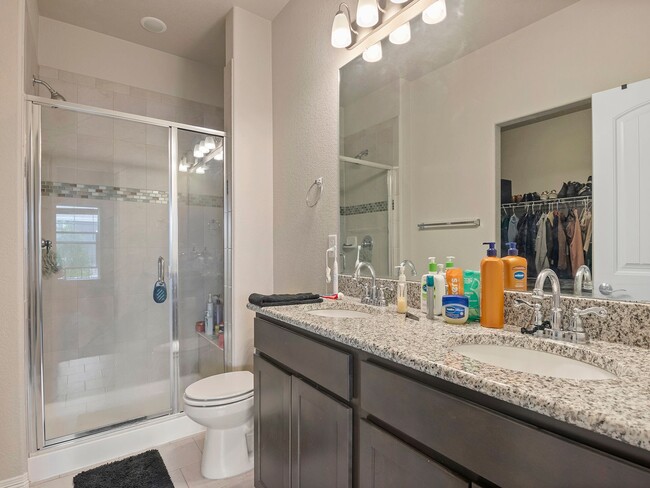 Building Photo - Beautiful 3 Bed, 3 1/2 Bath Townhome in We...