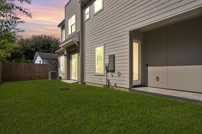 Building Photo - 861 Prosper St