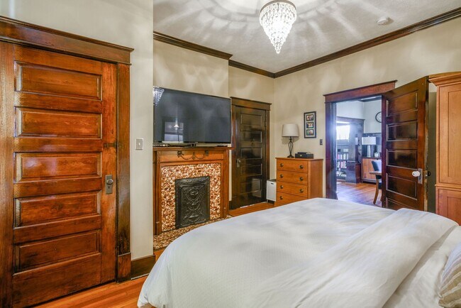 Building Photo - Renovated Historic Craftsman in East Nashville | 4 Bedrooms, 2-Car Garage & Outdoor Living