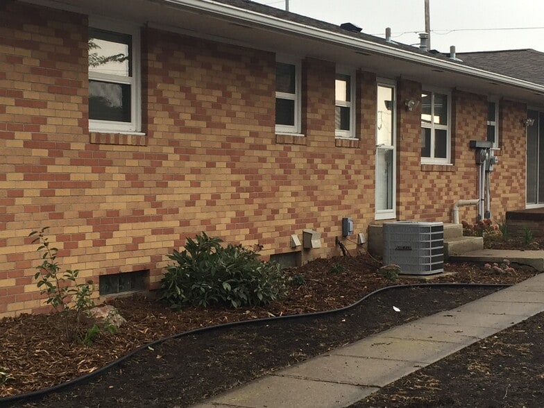 Rear Entry - 521 6th Avenue Northeast