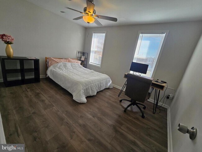 Building Photo - 457 N Edgewood St