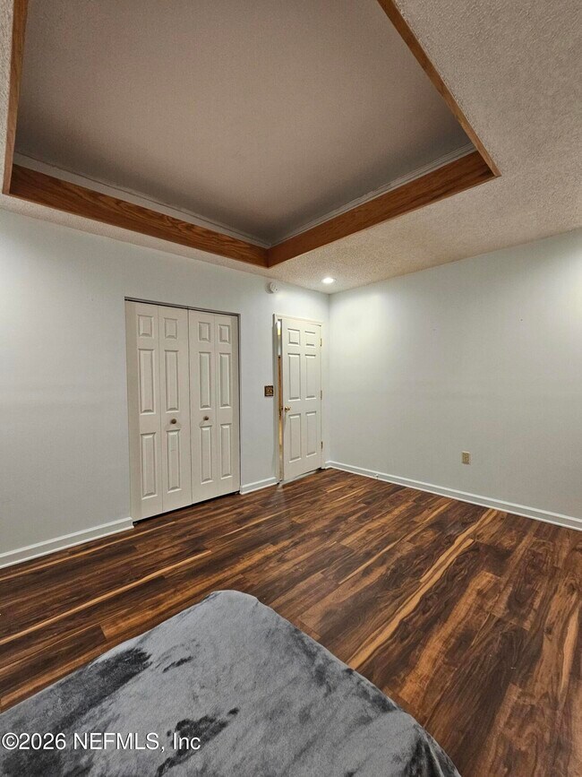 Building Photo - 3175 Ravines Rd