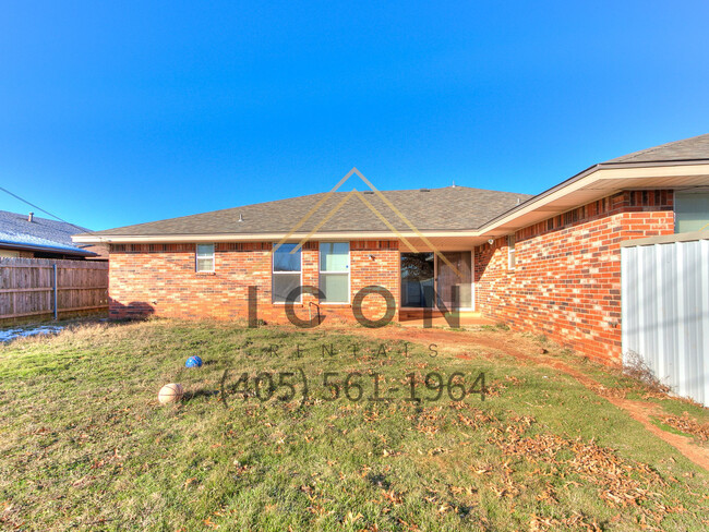 Building Photo - 1206 Summerton Pl