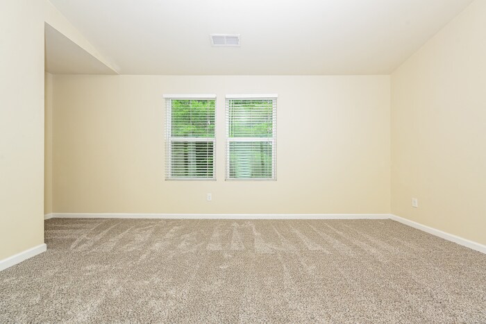 Building Photo - 1305 Forsythia Wy