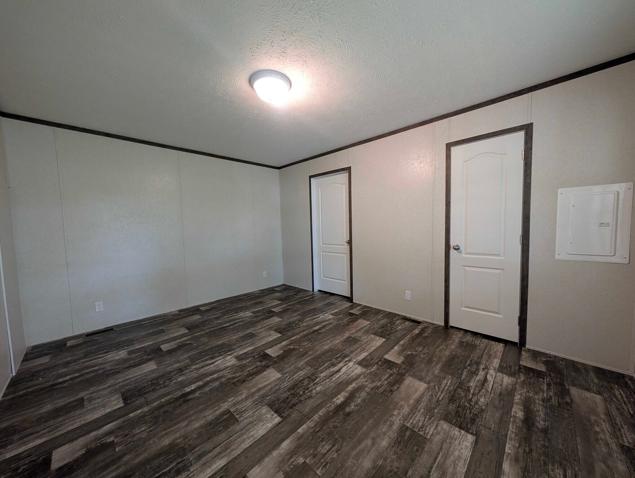 Building Photo - 38055 Leverette Ave