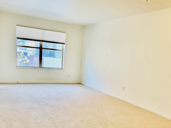 Living Room - 1500 SW Park Ave