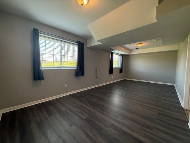 Building Photo - 3 Bedroom 3.5 Bathroom Home Located in Greeneville, TN