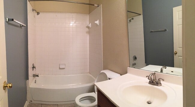 Building Photo - 8701 Talyne Chaise Cir