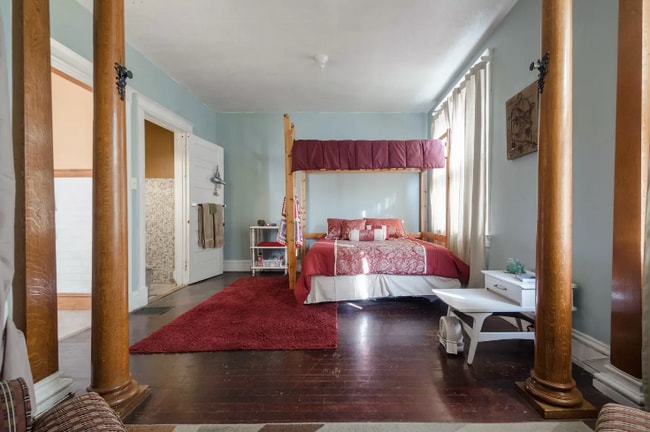 Building Photo - 2451 Maplewood Ave