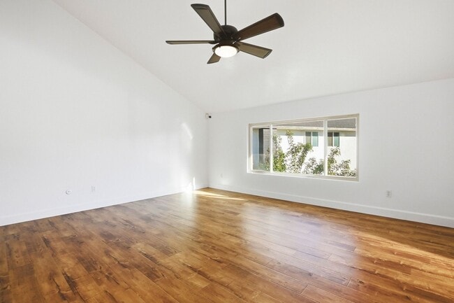 Building Photo - Fully Renovated Home in University City!