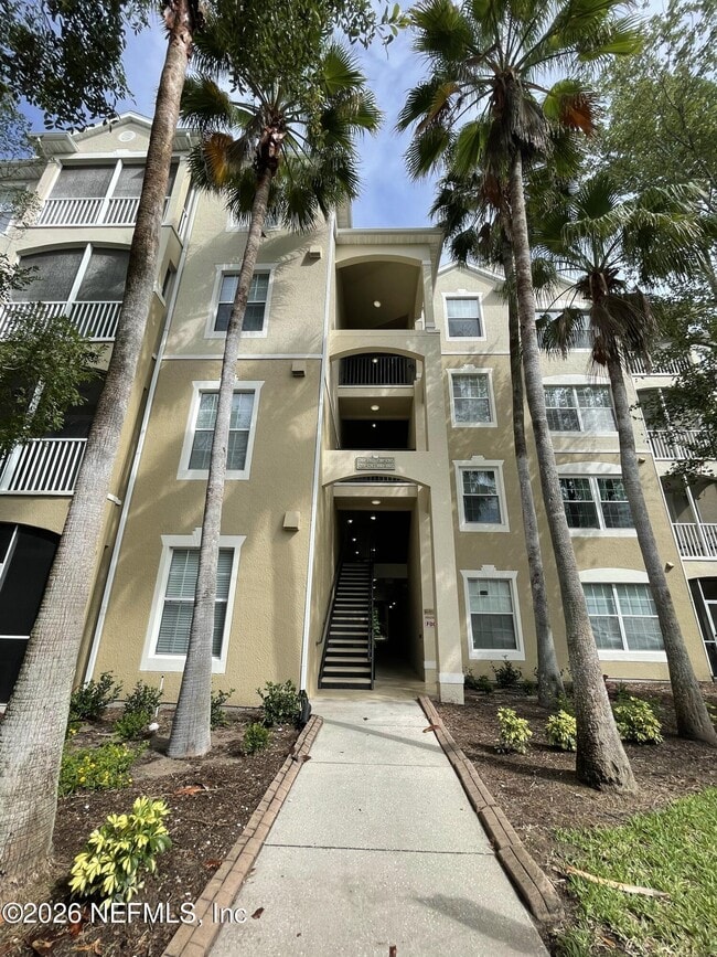 Building Photo - 7801 Point Meadows Dr