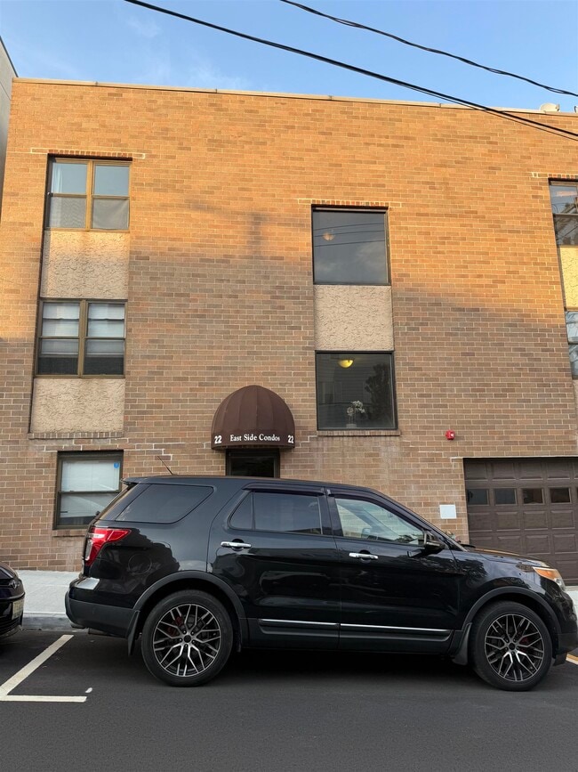 Building Photo - 22 69th St