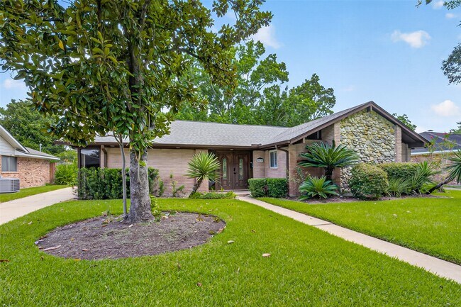 Building Photo - 5830 Yarwell Dr