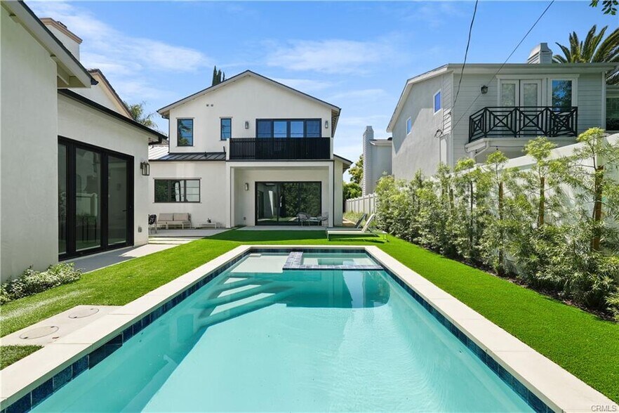 Building Photo - 4634 Vesper Ave