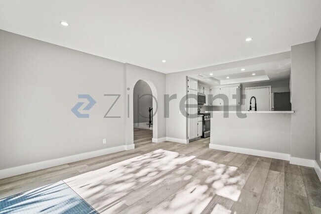 Building Photo - 16810 Picadilly Ln