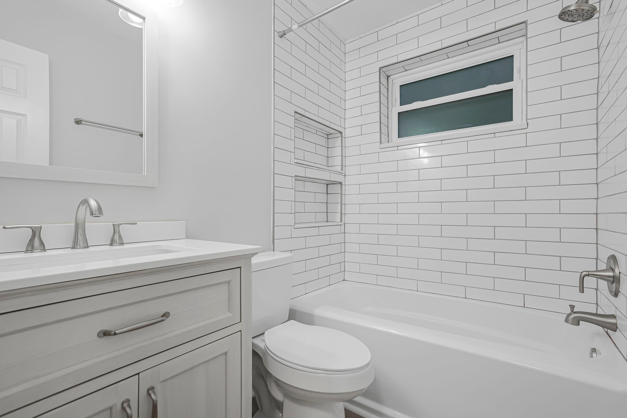 Building Photo - 1062 Oberlin Dr