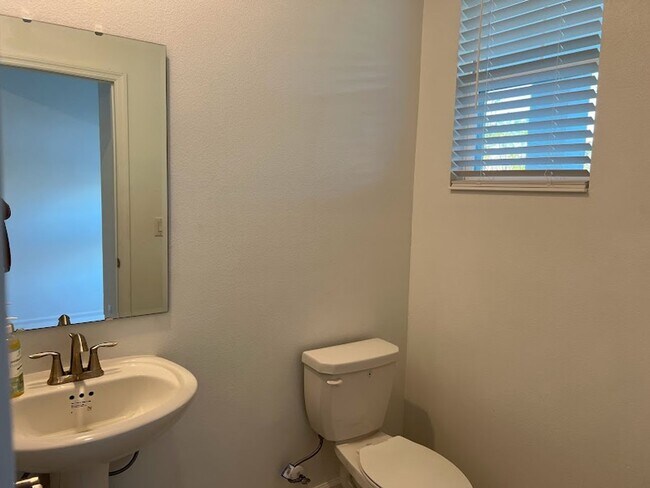 Building Photo - Newly built 3 Bedroom Home in Beautiful St. Cloud - 5 min from Isles of Lake Nova