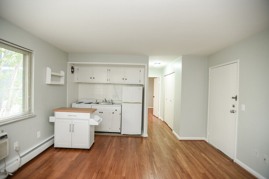 Building Photo - 3534 Zumstein Ave