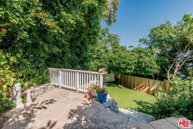 Building Photo - 1342 Miller Dr