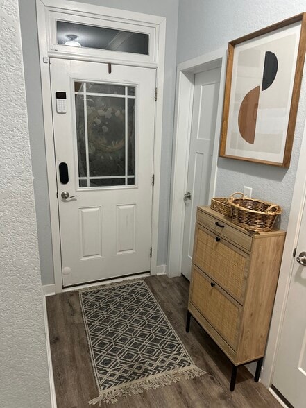 Entrance - 4700 Kilby Dr