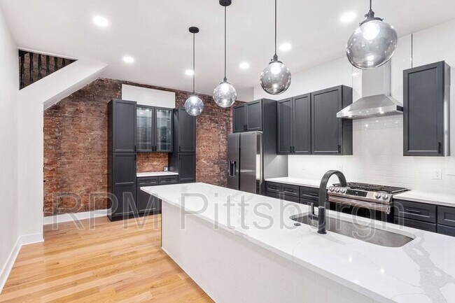 Primary Photo - 161 Morewood Ave