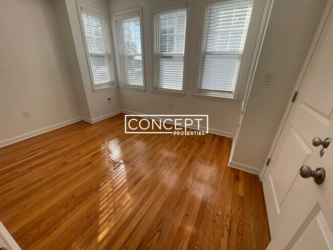 Building Photo - 11 Pierce St