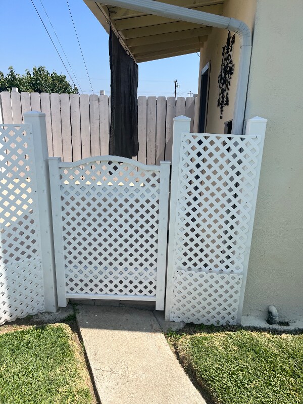 Building Photo - 33 Twilight St