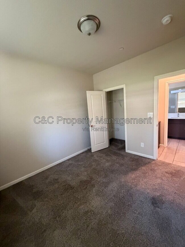 Building Photo - 3335 Las Rosas Ave