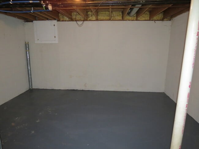 Building Photo - 2269 Hughey Dr