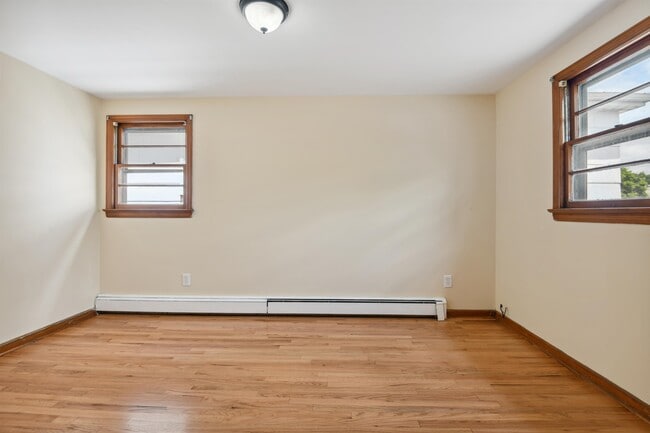 Building Photo - 350 Cator Ave