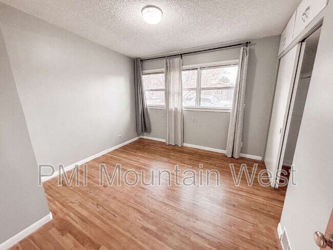 Building Photo - 481 E 2875 N