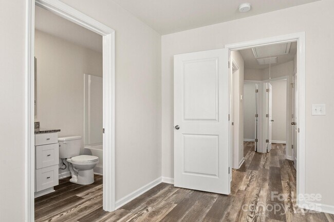 Building Photo - 117 Dogwood Vlg Trl