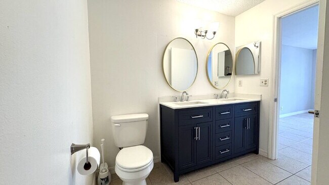 Building Photo - 3960 Oak Trail Run