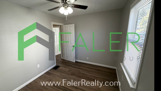 Building Photo - Freshly Updated and Ready to Move In!