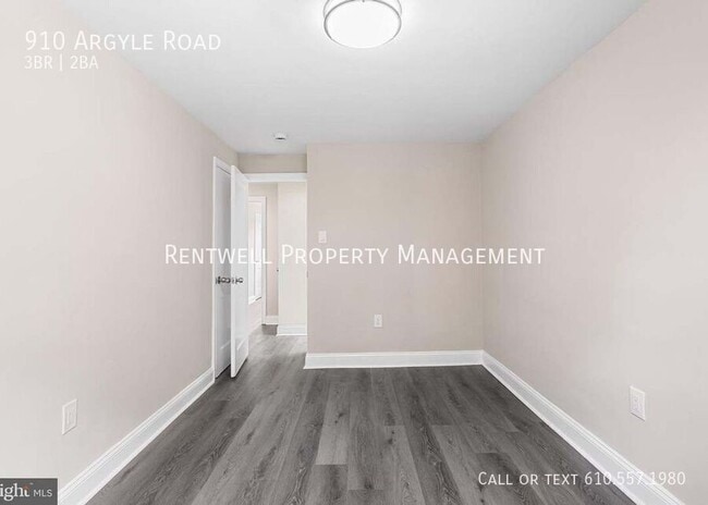 Building Photo - 910 Argyle Rd