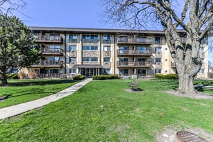 Building Photo - 2214 S Goebbert Rd