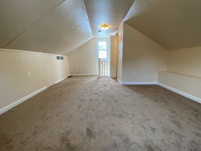 Building Photo - 35807 Schley Ave