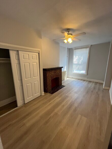 Front Bedroom - 118 S Washington St