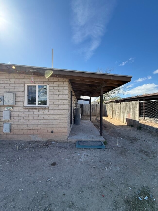 Building Photo - Townhome For Rent