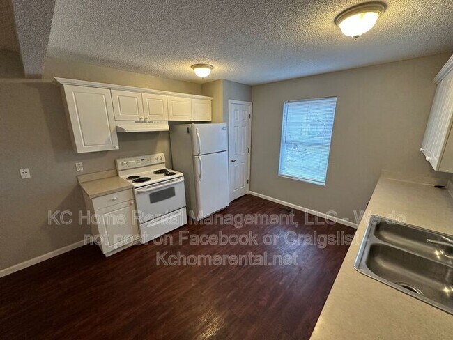 Building Photo - 5656 N Anita Ave