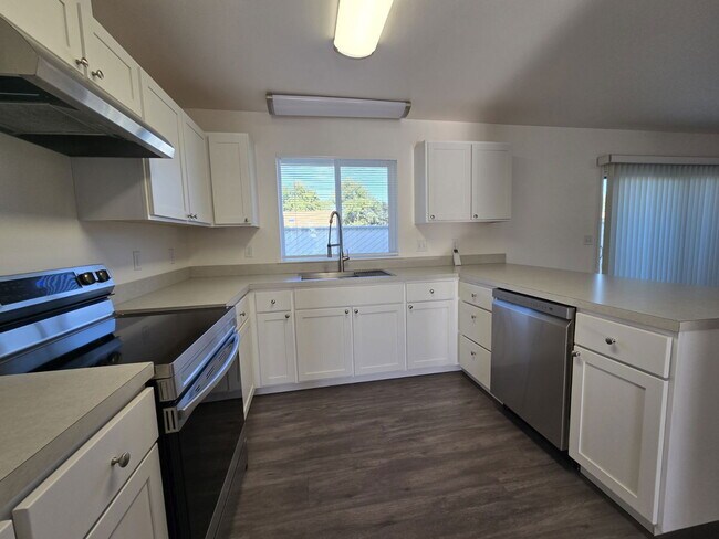 Building Photo - 3572 Carnes Rd